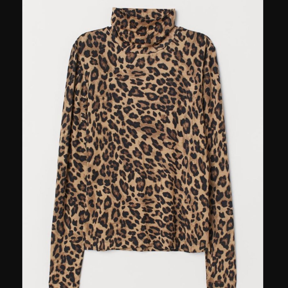 H&M Jersey Cheetah Print Turtleneck Top